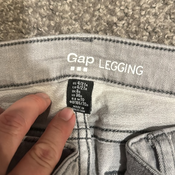 Gap women’s jeans. Gray size 4 - Picture 2 of 5